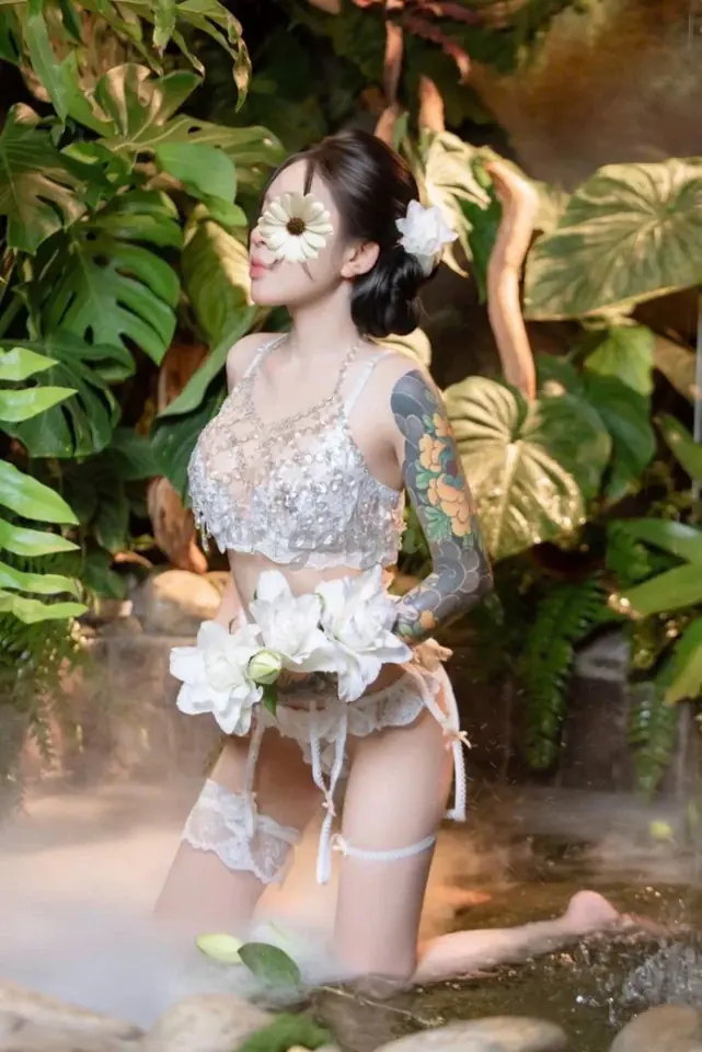 HẢI TÚ- CÔ BÉ VÚ T… 50万 胡志明市